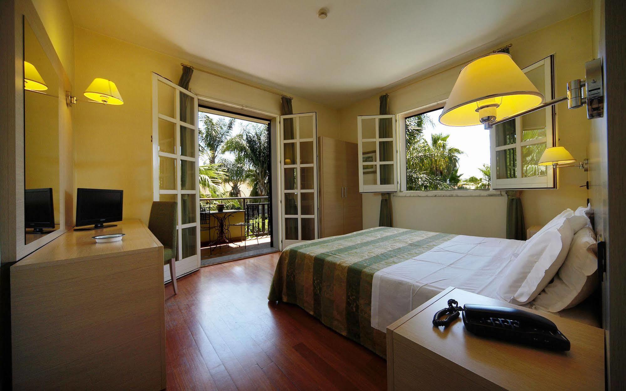 Hotel Borgo Verde Catania Bagian luar foto
