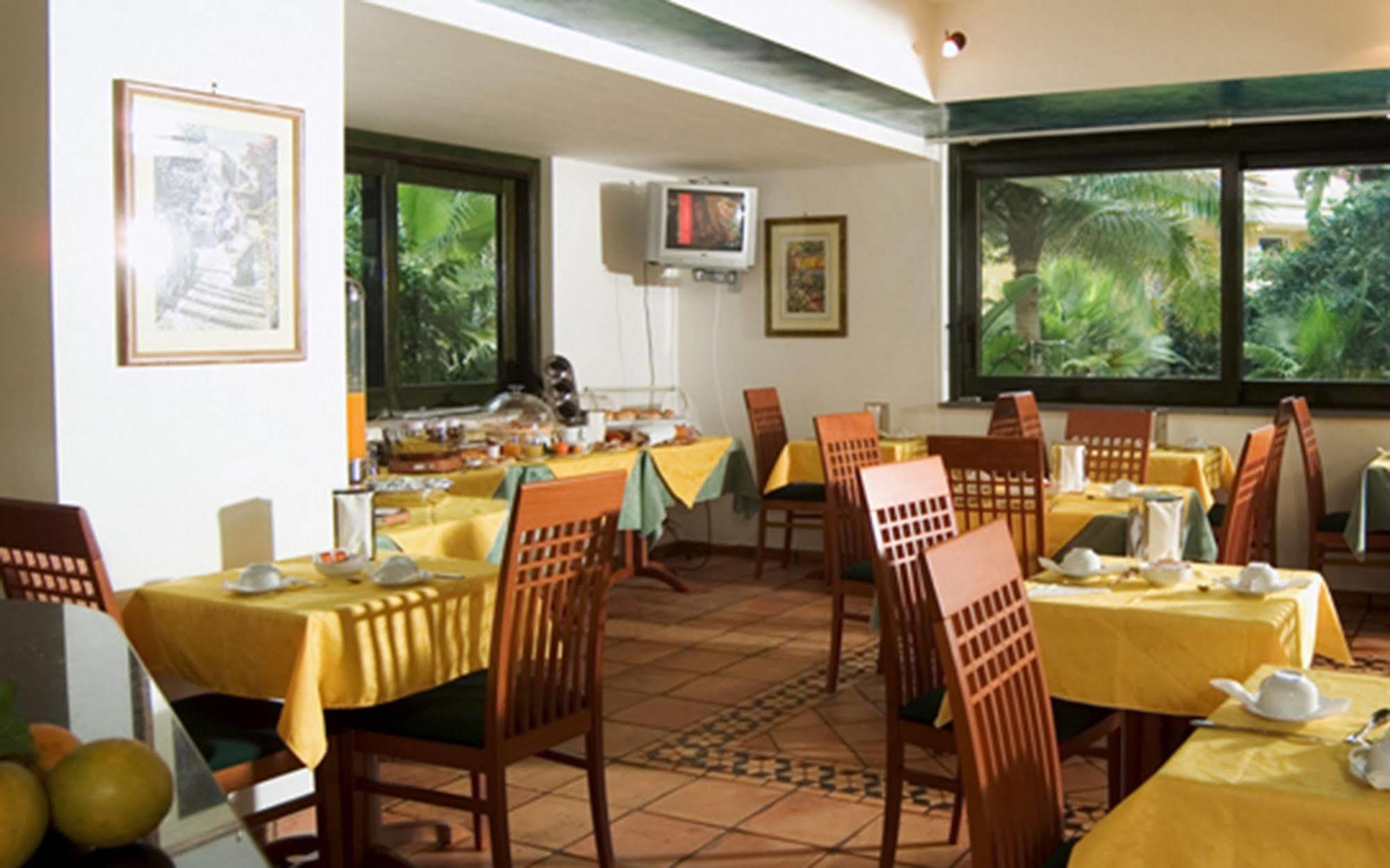 Hotel Borgo Verde Catania Bagian luar foto