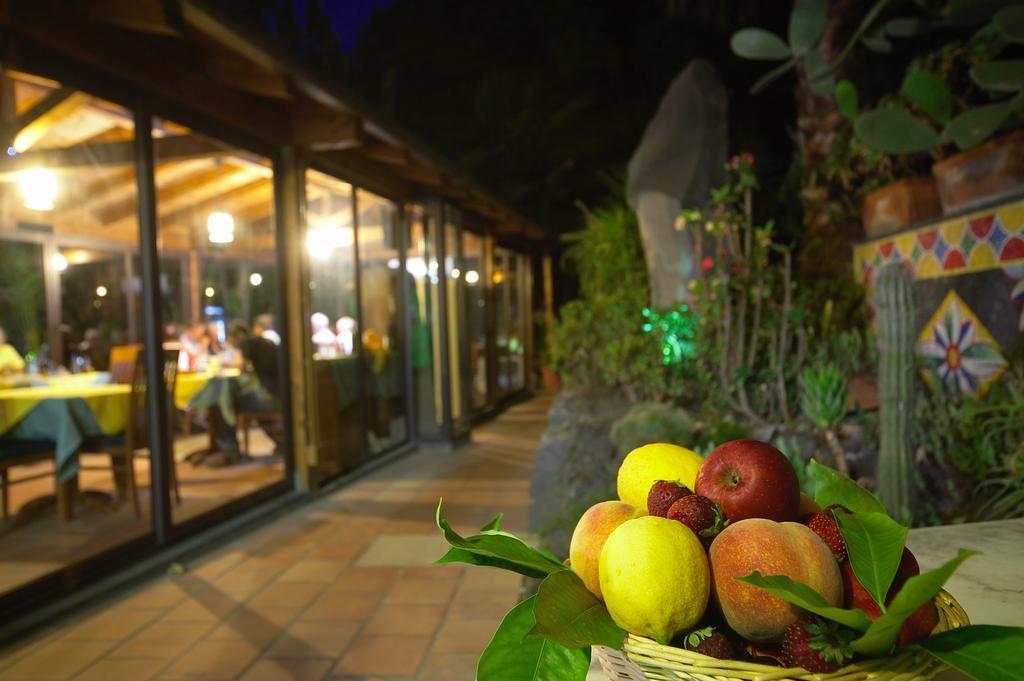 Hotel Borgo Verde Catania Bagian luar foto